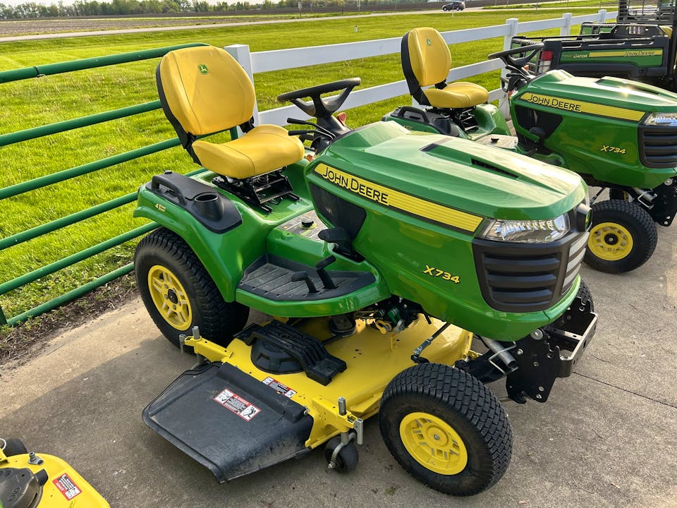 John Deere X734