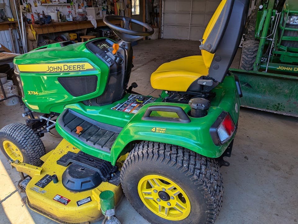 John Deere X734