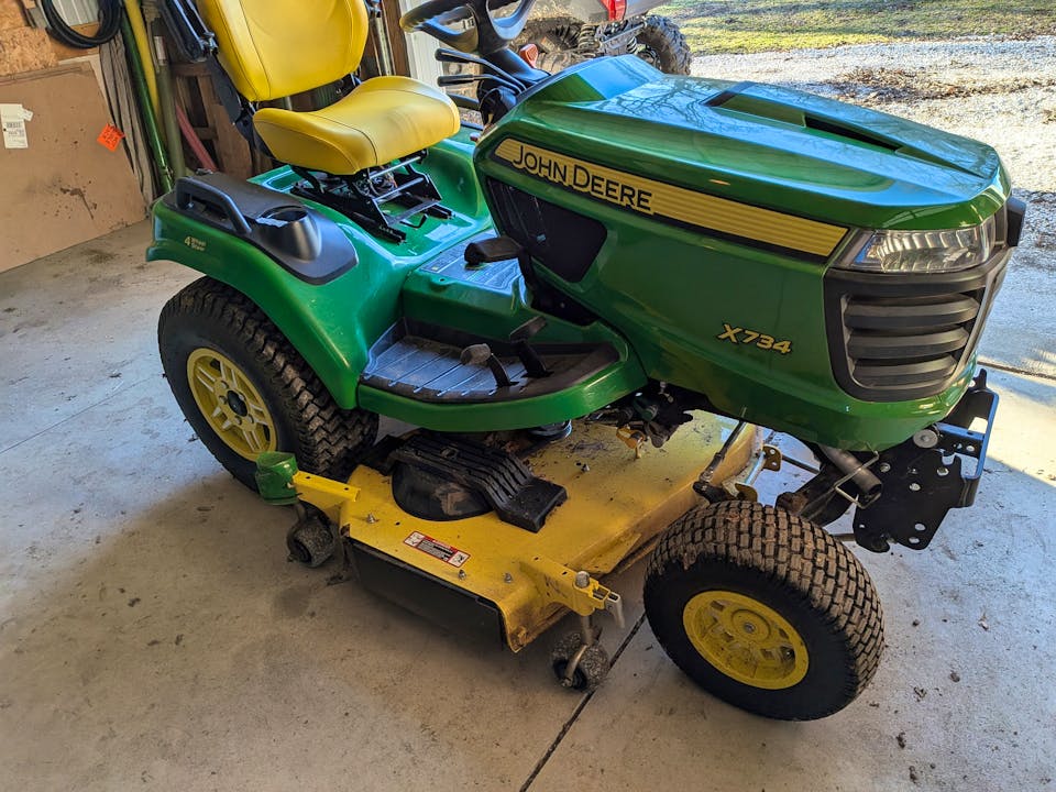 John Deere X734