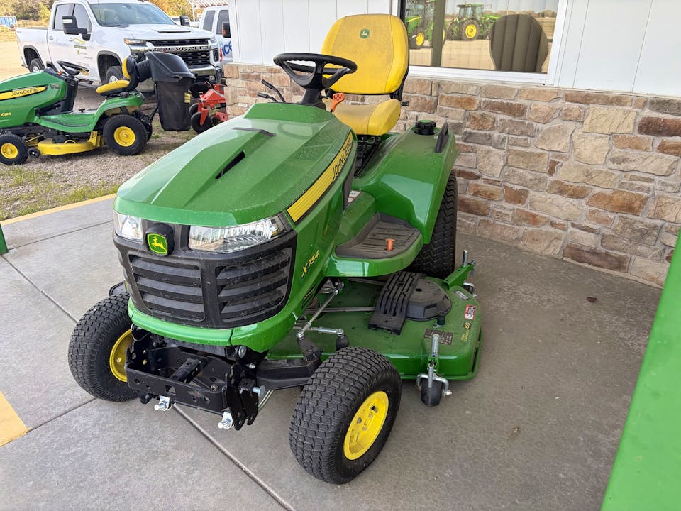 John Deere X754