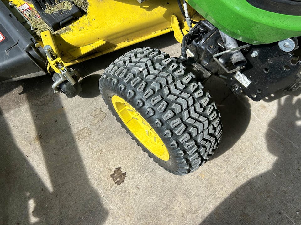 John Deere X758