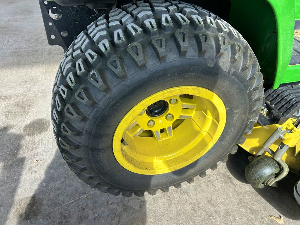 John Deere X758