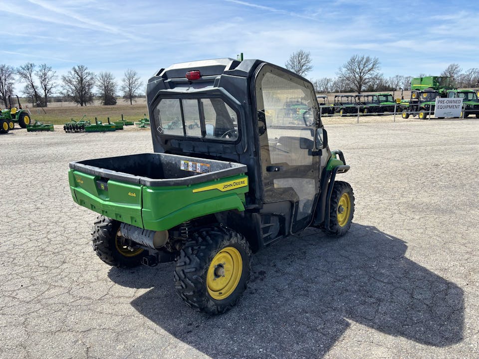 John Deere XUV590E