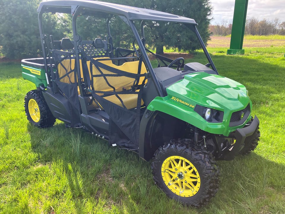 John Deere XUV590M S4