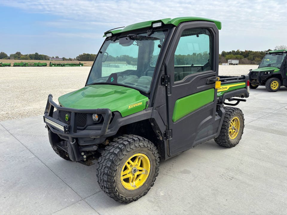 John Deere XUV835R
