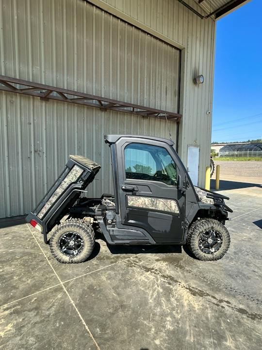 John Deere XUV865R Diesel Premium Cab