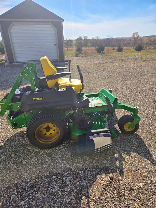 John Deere Z720E
