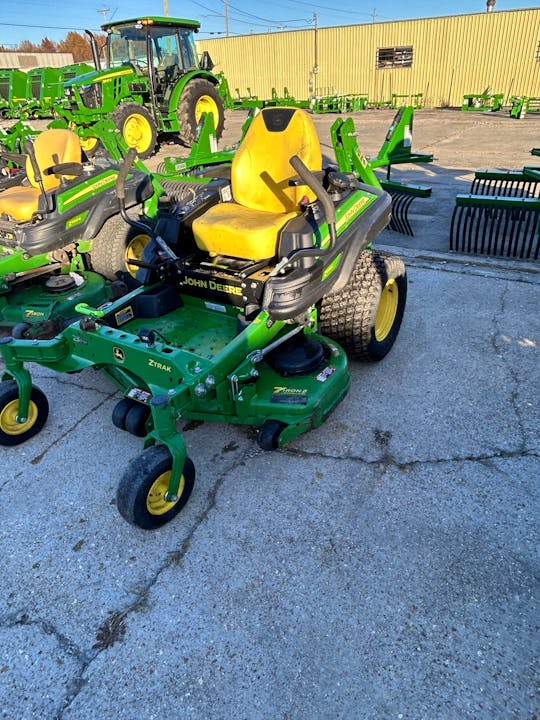 John Deere Z915E