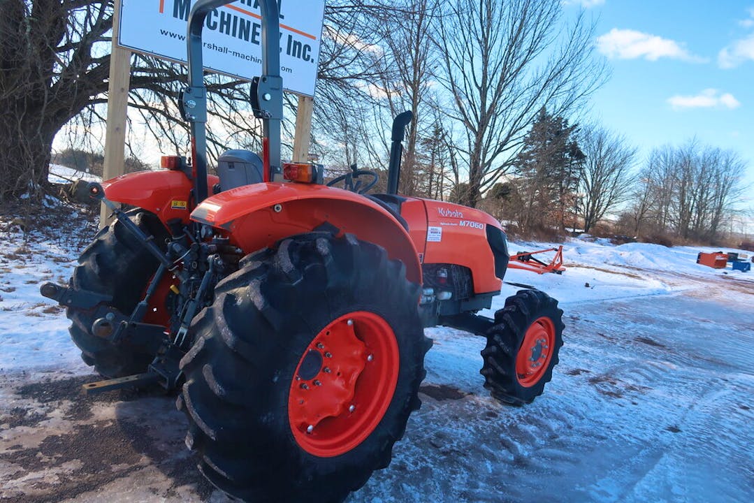 Kubota M7060HD12