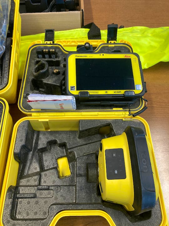 LEICA GEO SYSTEMS ICG70T