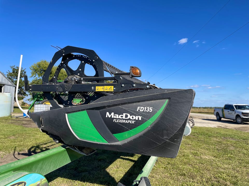 MacDon FD135