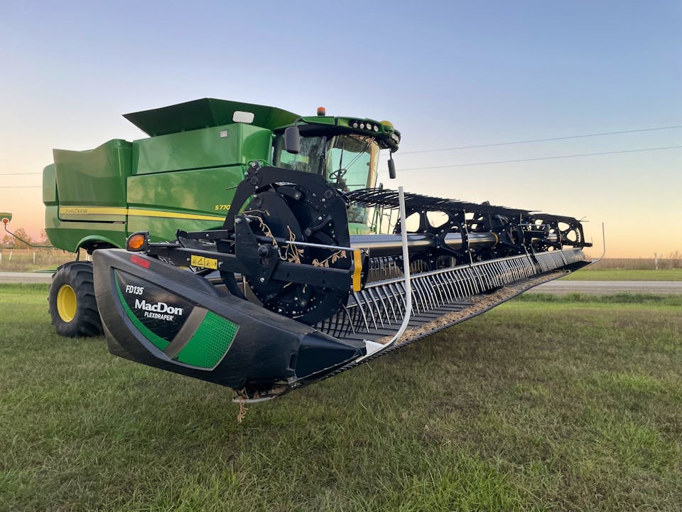 MacDon FD135
