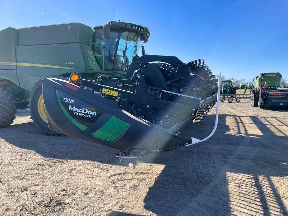 MacDon FD135