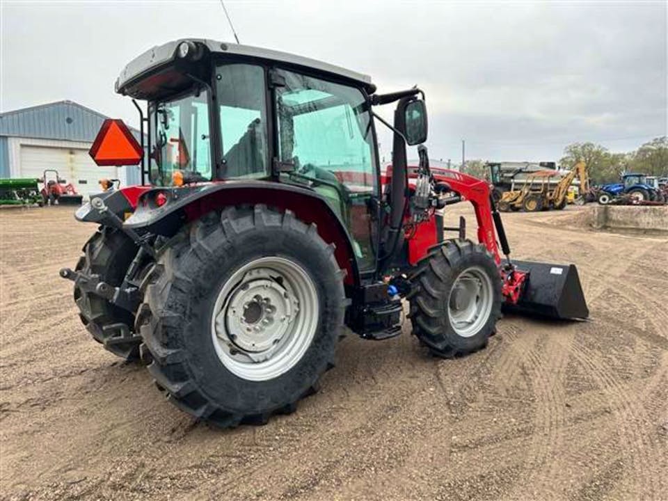 Massey Ferguson 4709