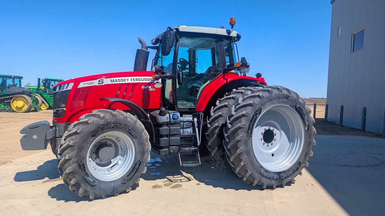 Massey Ferguson 7726S