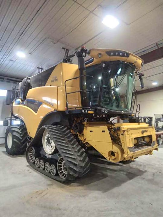 NEW HOLLAND CR890