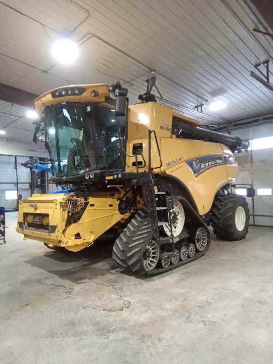 NEW HOLLAND CR890