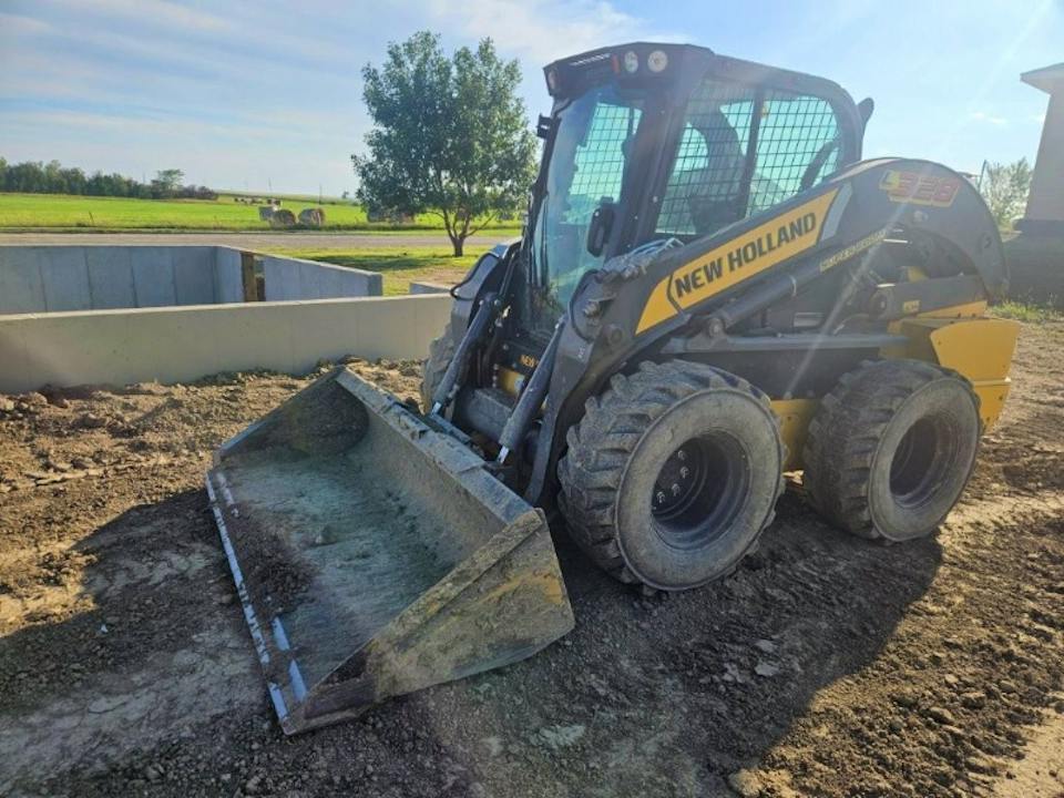 New Holland L328