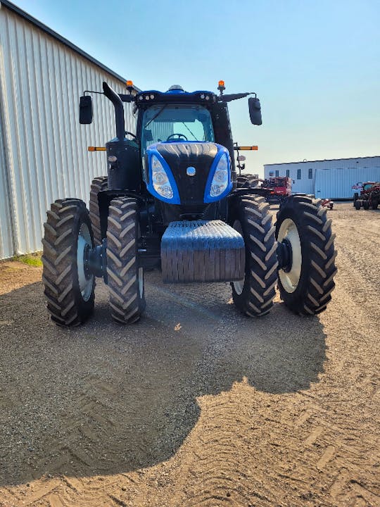 NEW HOLLAND T8435