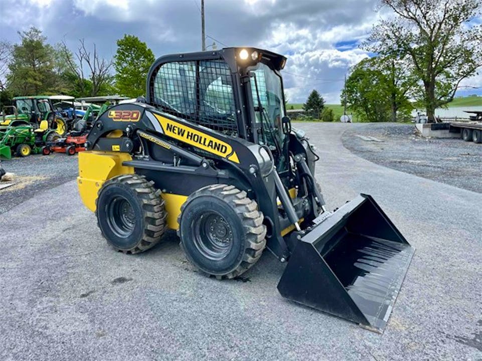 New Holland L320