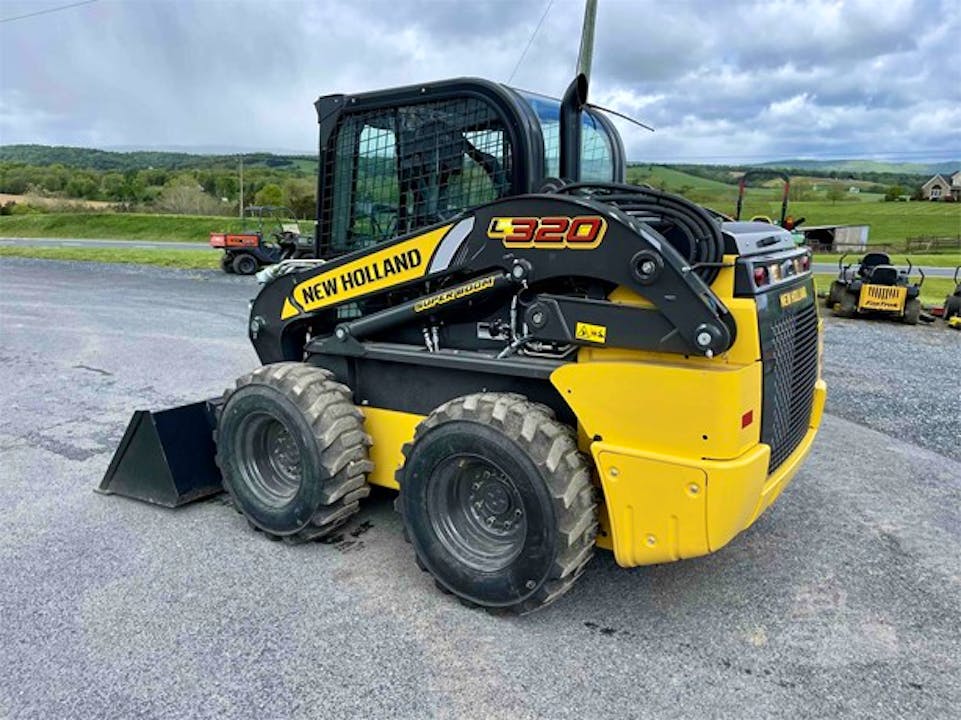 New Holland L320