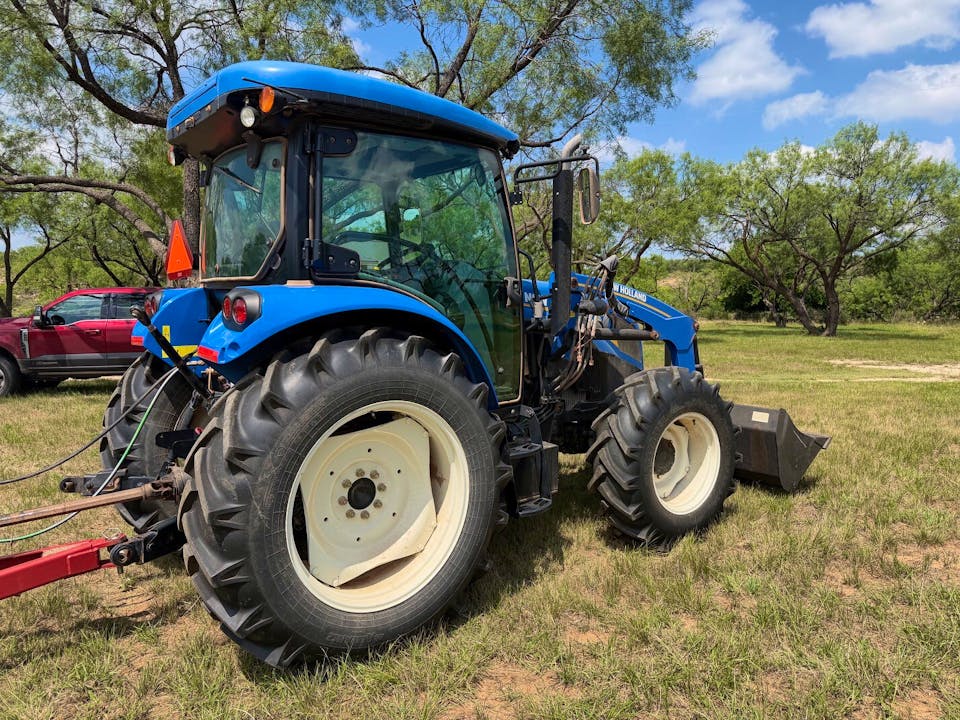 New Holland Workmaster 105