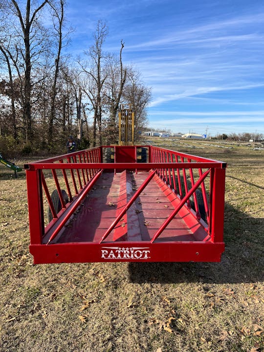 Patriot 24' E Class Bale Feeder