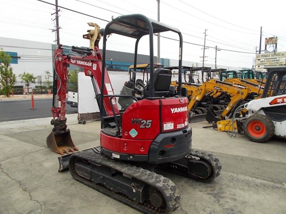 YANMAR VIO25-6A