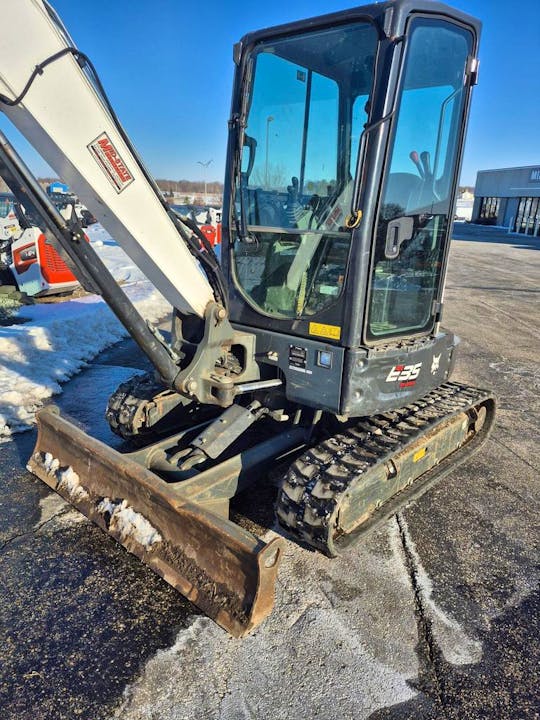 Bobcat E35