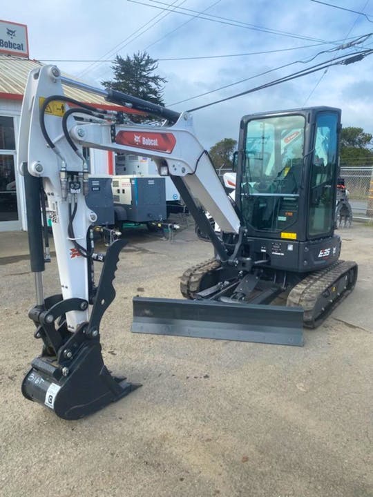 Bobcat R2-Series E35 (33 hp)