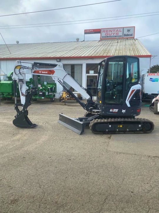 Bobcat R2-Series E35 (33 hp)