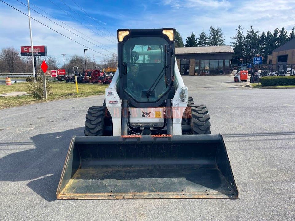 2023-bobcat-s770-v2-555070