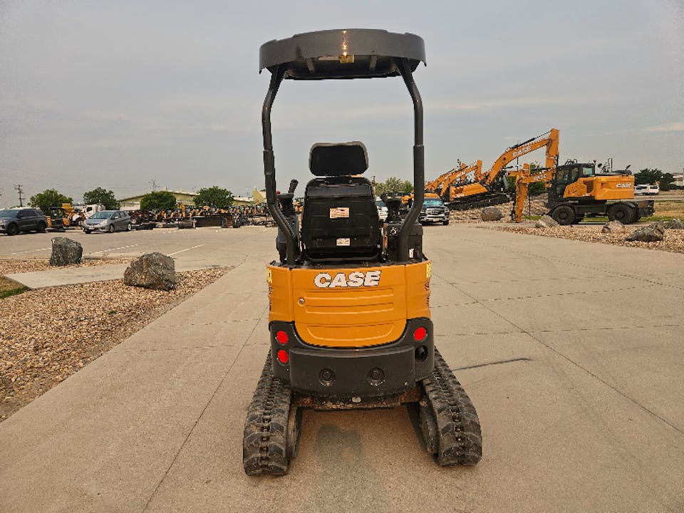 Case CX17C