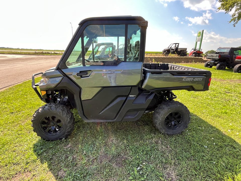 Can-Am Defender XT