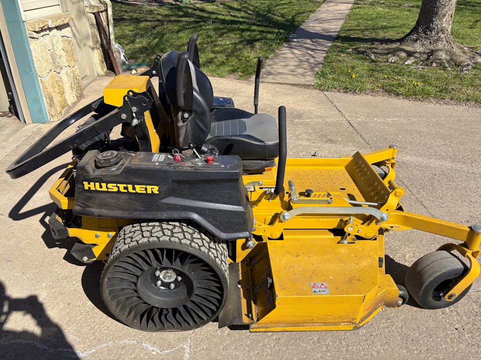 Hustler Super Z FX850V