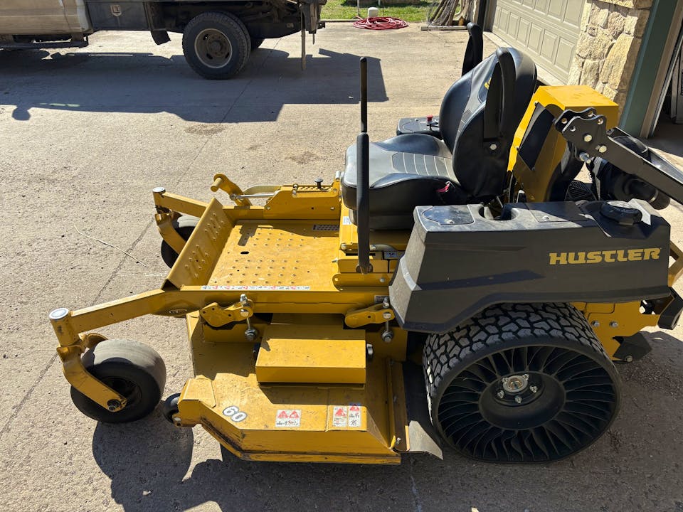 Hustler Super Z FX850V