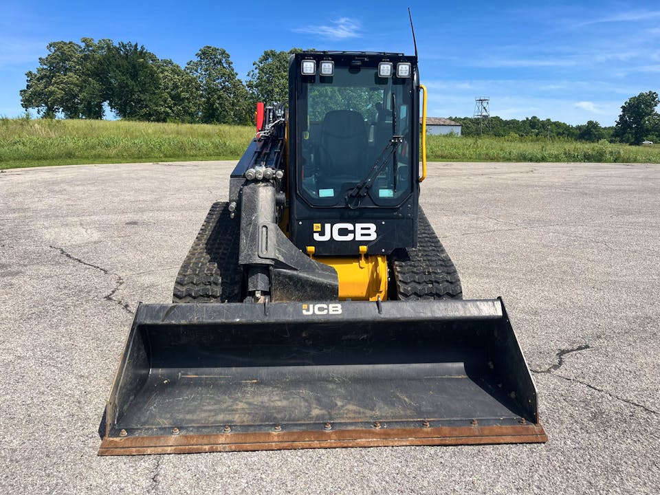 JCB 3TS-8T