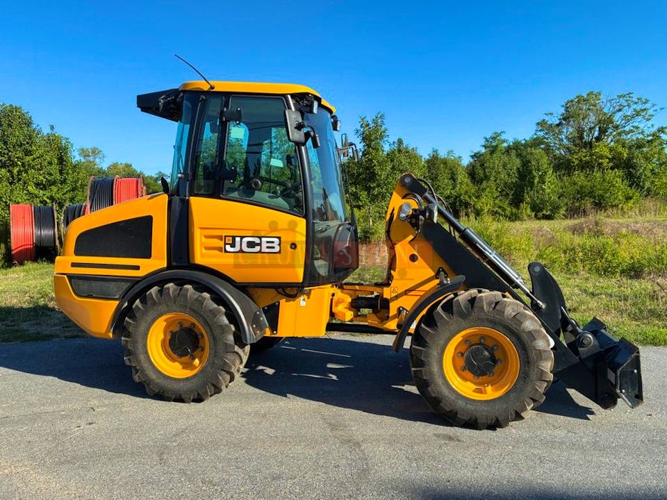 JCB 407
