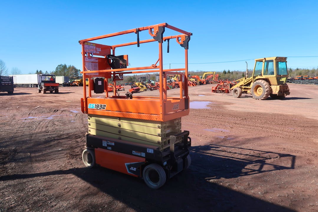 JLG ES1932