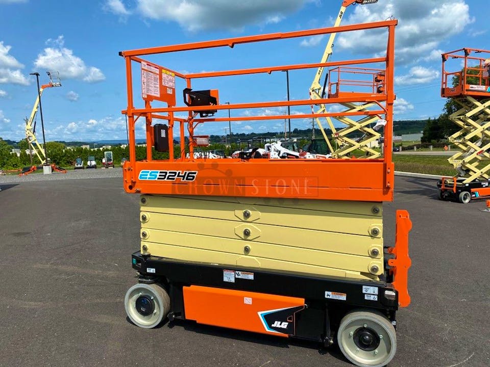 JLG ES3246