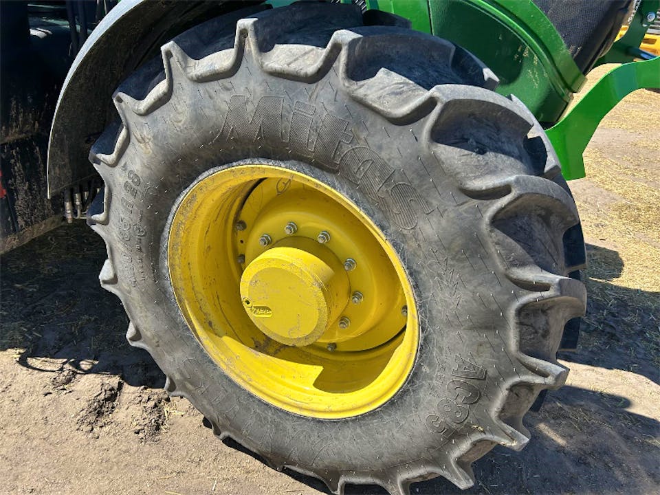 John Deere 6145M