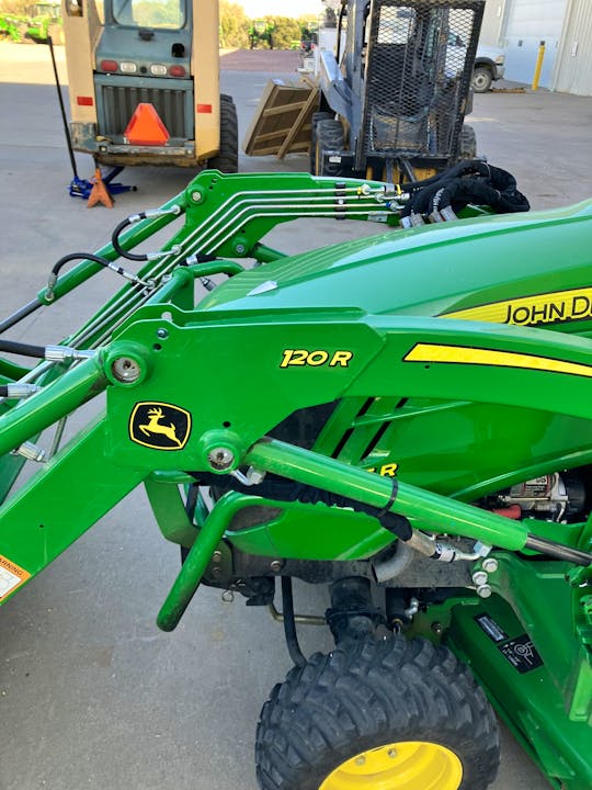 John Deere 1025R