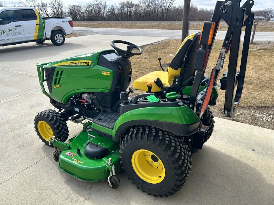 John Deere 1025R