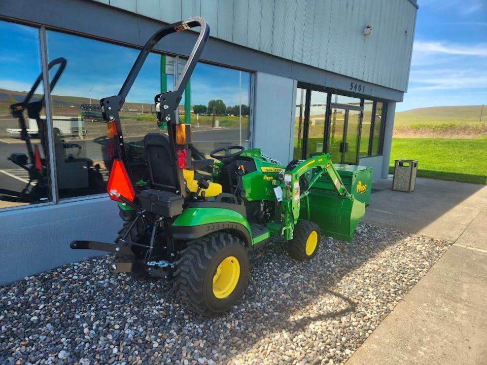 John Deere 1025R