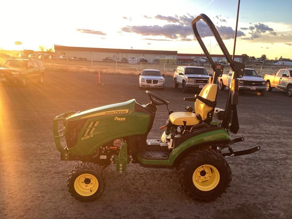 John Deere 1025R