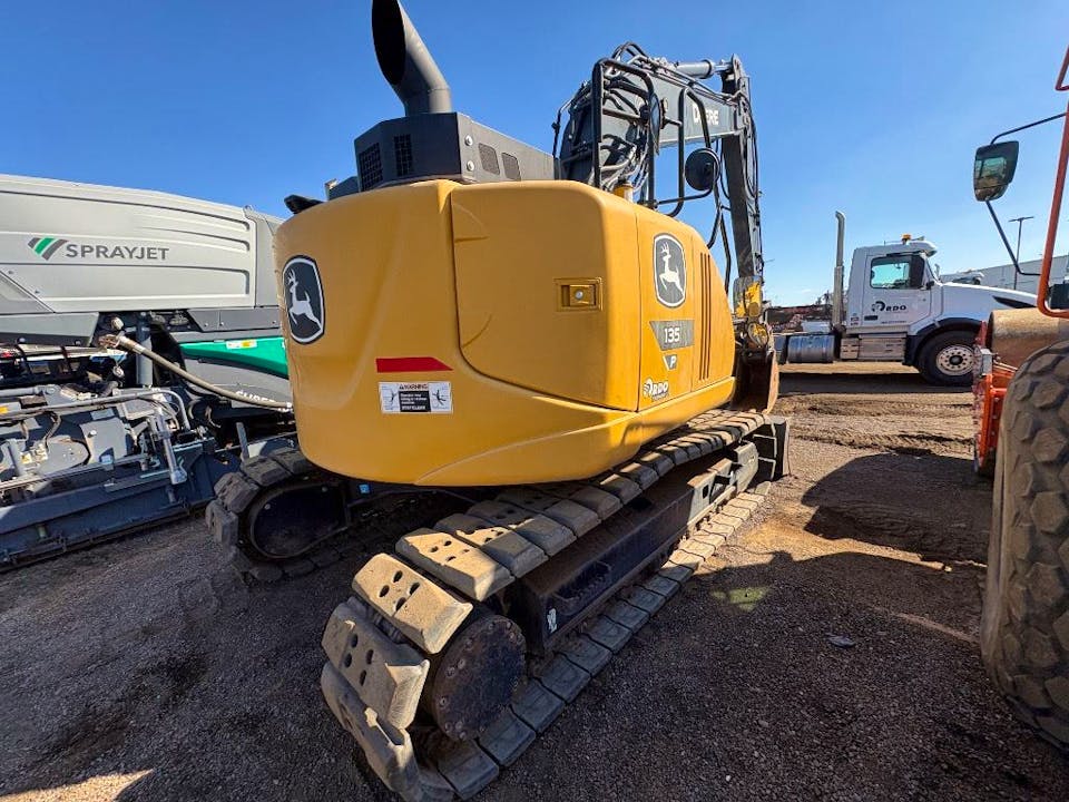 John Deere 135P