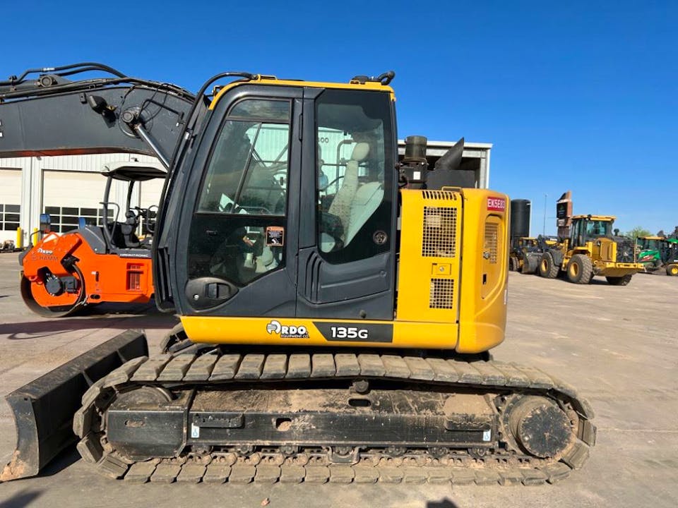John Deere 135G