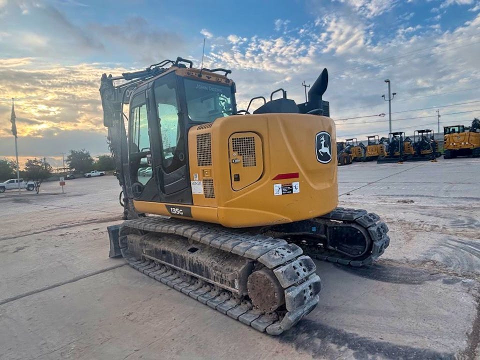 John Deere 135G