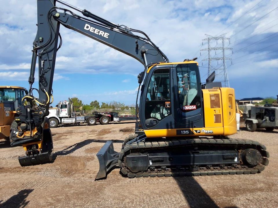 John Deere 135P