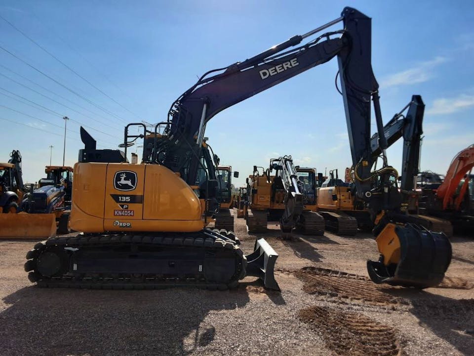 John Deere 135P